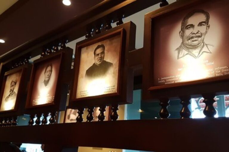 1947 an indian restaurant in kerala
