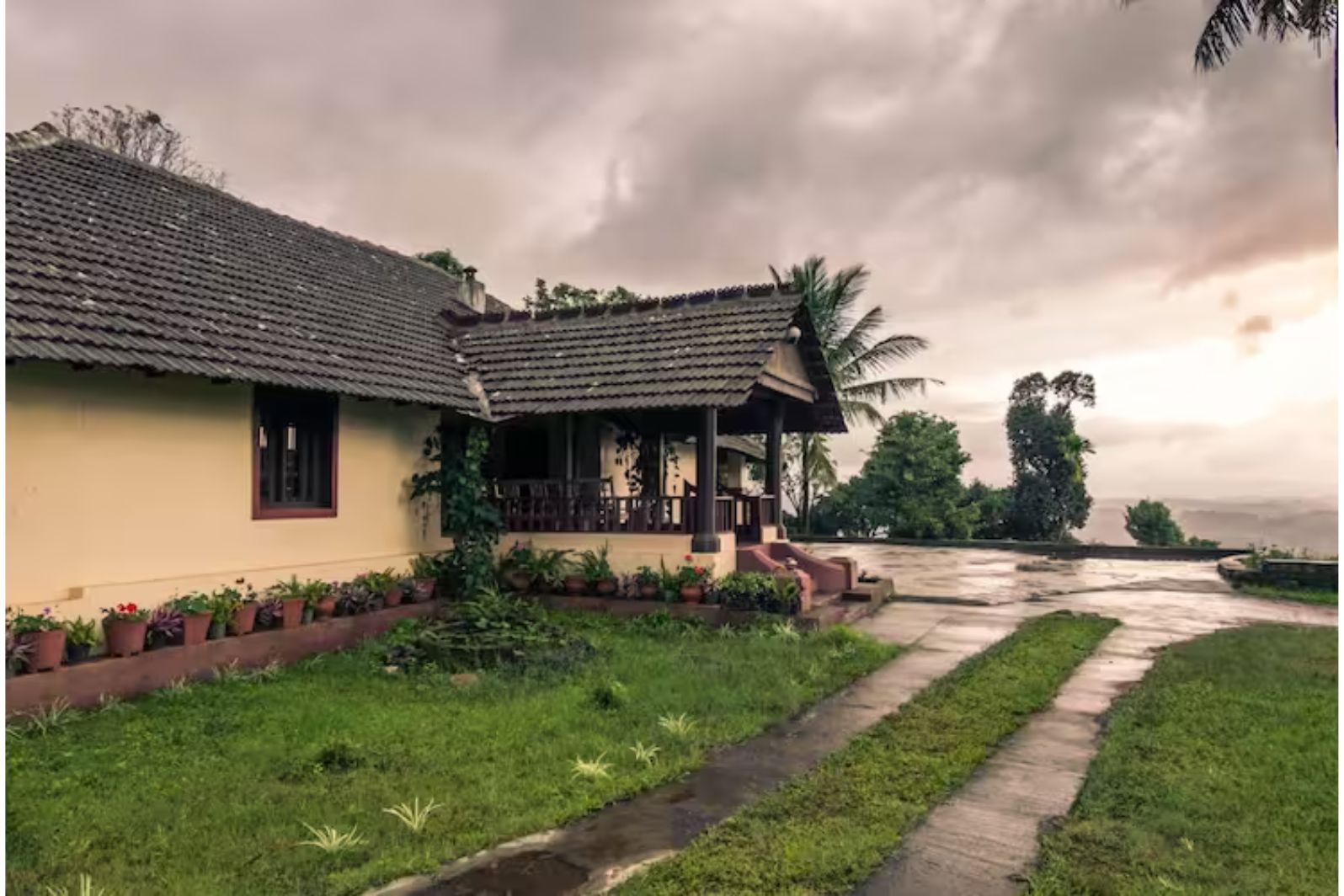 bungalow 1934 home stay karnataka