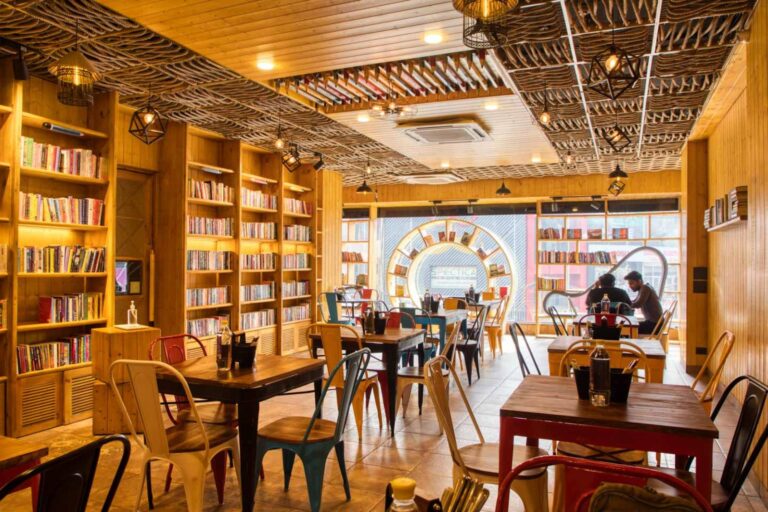 cafe 18 noida