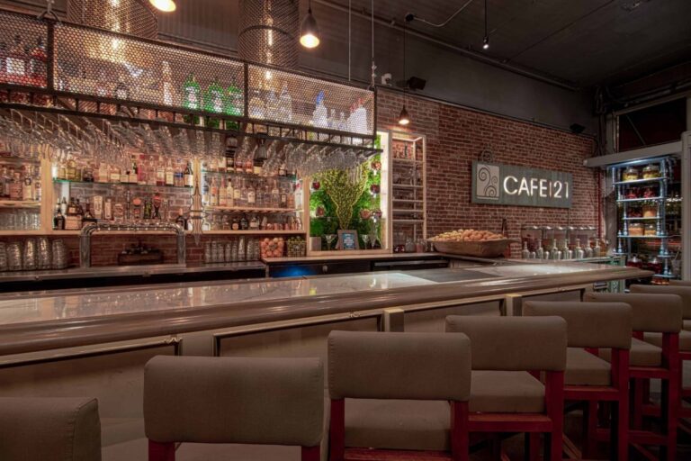 cafe 21 noida