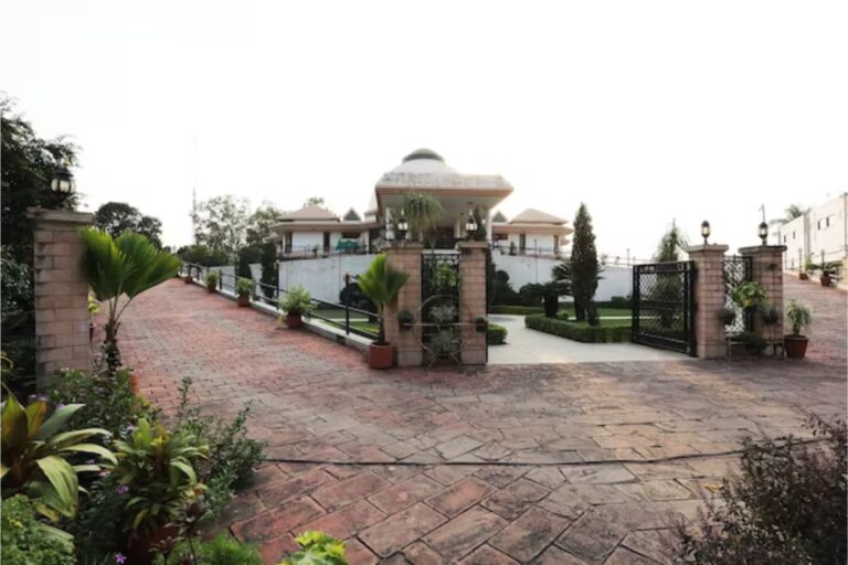 capital o shagun farms 22317 hotel chhattisgarh