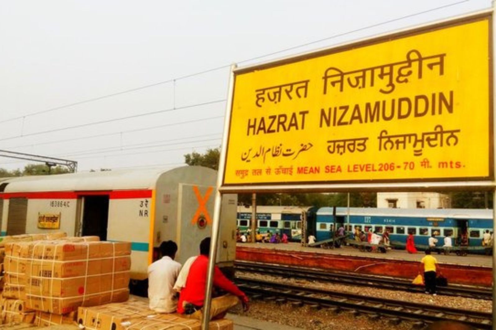 nizamuddin railway station platform 1