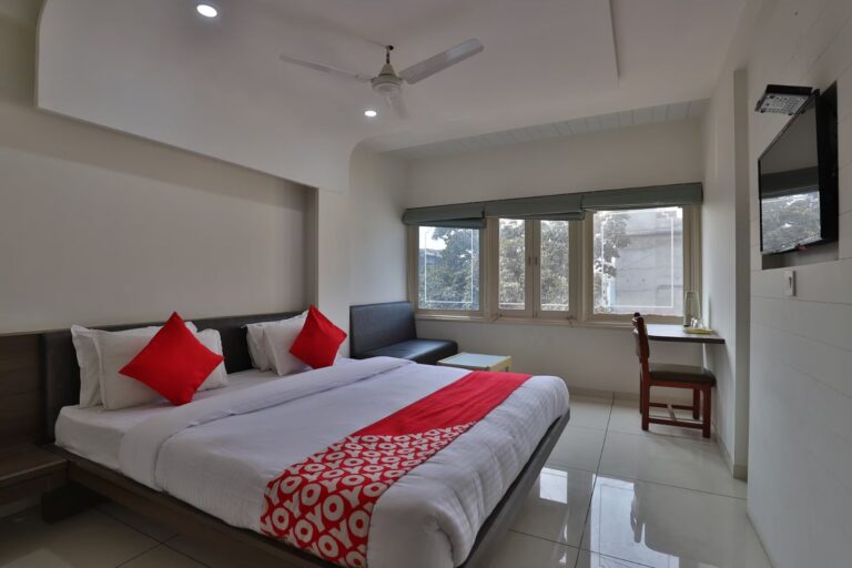 oyo 11543 hotel panchsheel gujarat