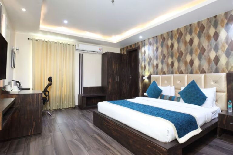 pinnacle by 1589 hotel lucknow
