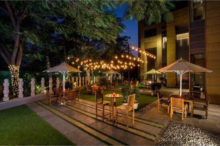 pune 14 restaurant maharashtra