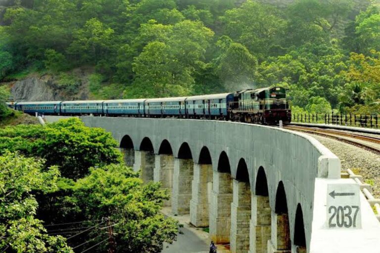 13 arch bridge kerala