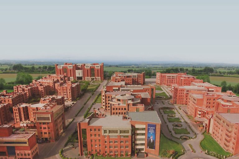 amity university sector 125 noida