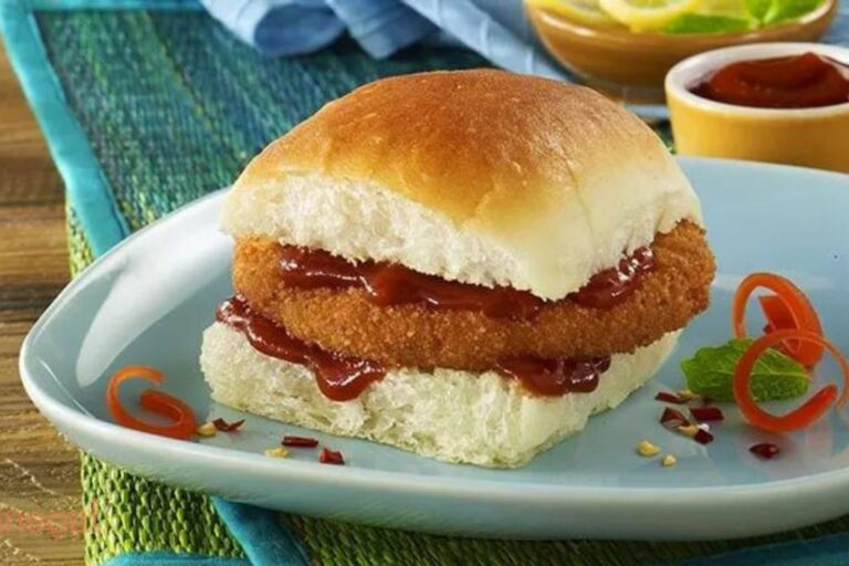 goli vada pav no 1 agra