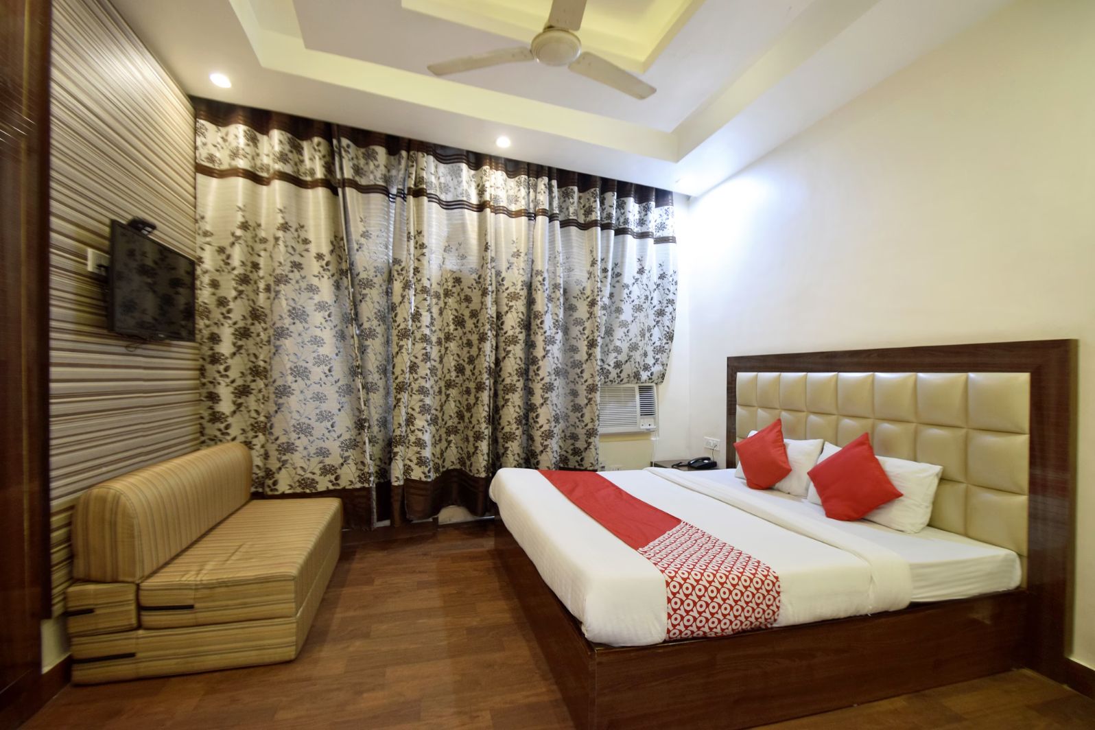 oyo 12841 hotel maa residency