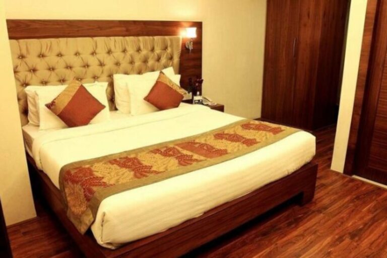 oyo 15722 hotel padmavati kolkata